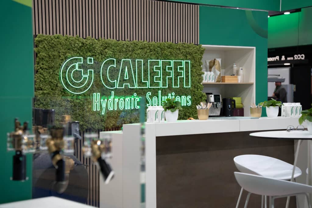 Bar, display en achterwand Caleffi