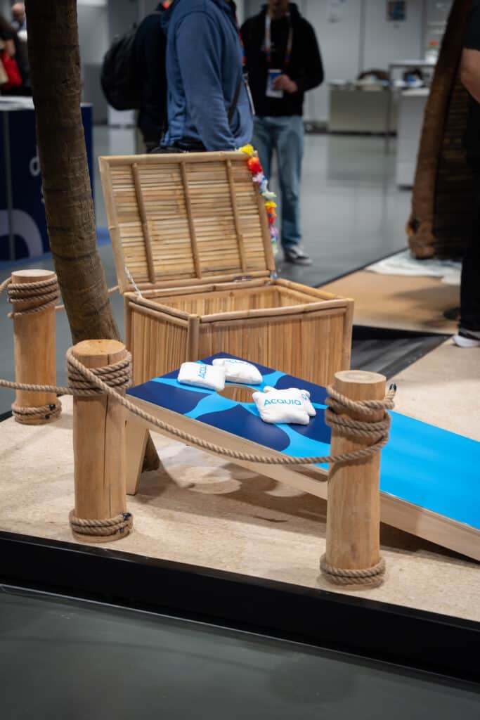 Close up game on exhibitionstand Acquia. Drupalcon Vienna 2025 by Cialona