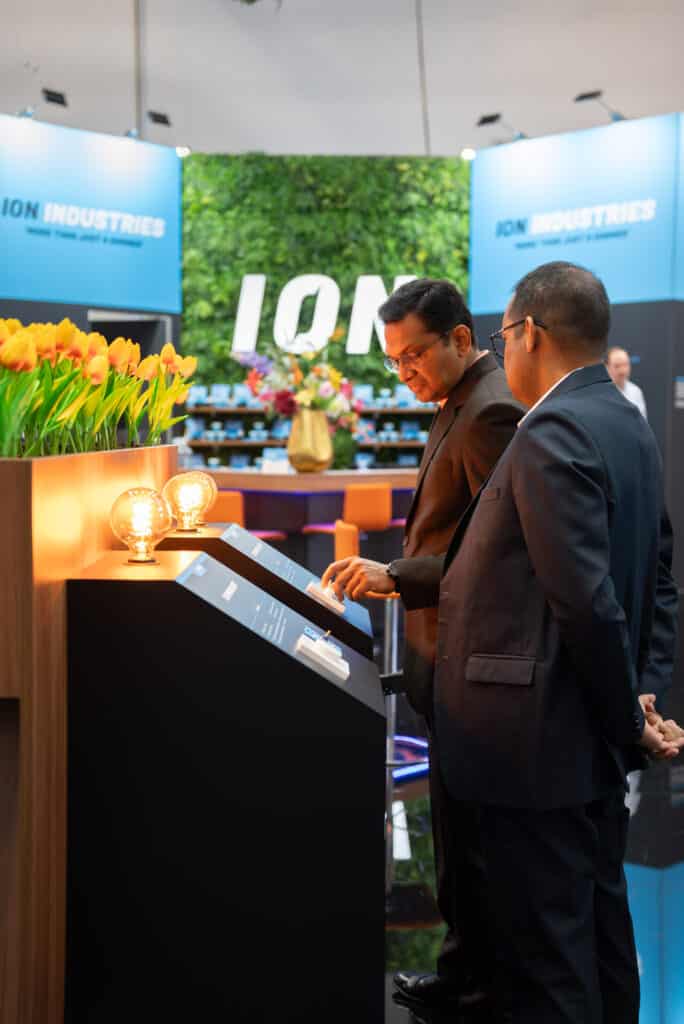 Sokkels ION beursstand Light and Building 2026